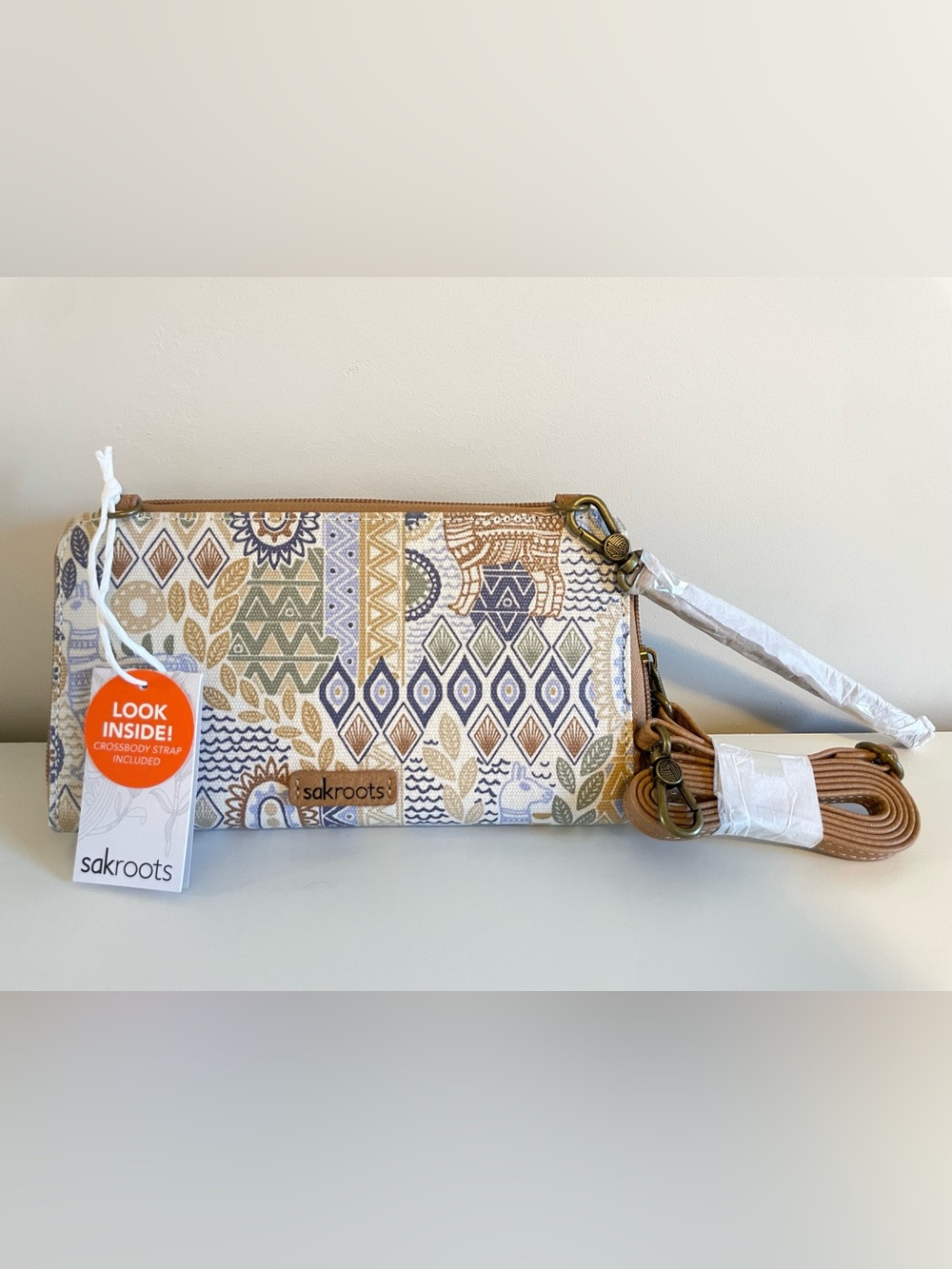 NWT Sakroots Boho Wonderlust Wristlet Crossbody Purse Bag